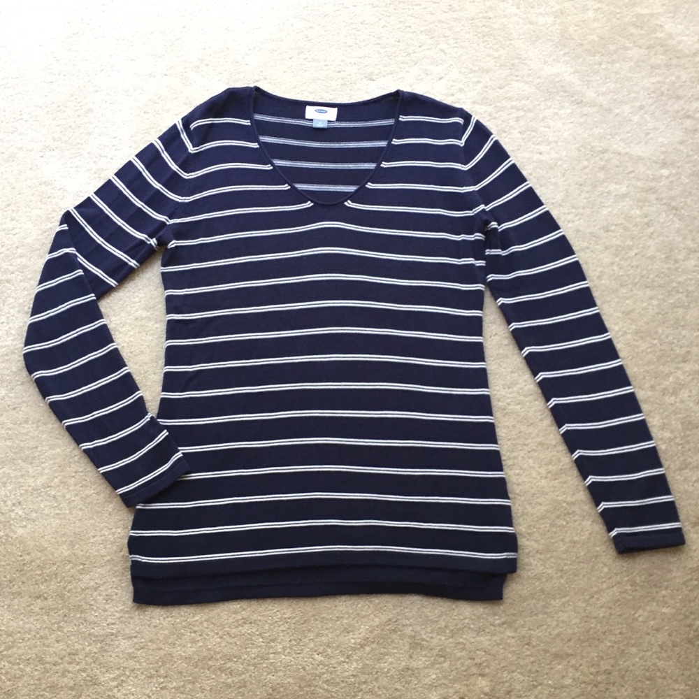 NWOT Old Navy V-Neck Sweater